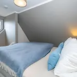 Tolle Mit Sonnenbalkon * 文尼斯塔特
