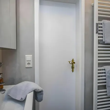 Tolle Mit Sonnenbalkon *