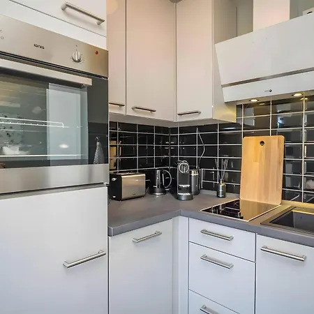 Tolle Mit Sonnenbalkon Appartamento *